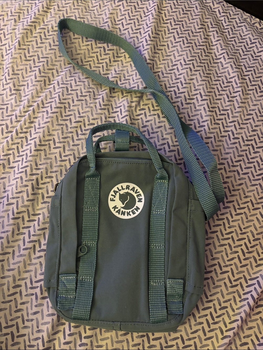 Fjallraven Kanken Small Crossbody Bag in Forest Green